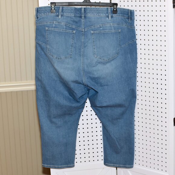 Plus Size Torrid 24 Crop Bombshell Skinny Premium Stretch High-Rise Jeans - Picture 9 of 12